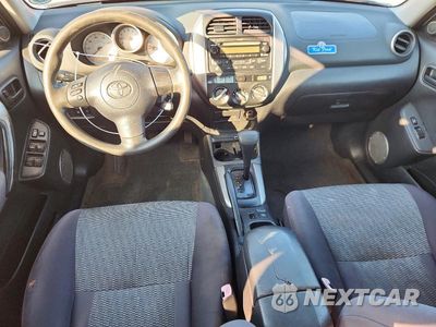 Zdjęcie 8 z 13 samochodu: 2005 TOYOTA RAV4 BASE VIN:JTEGD20V150062388 - miniatura