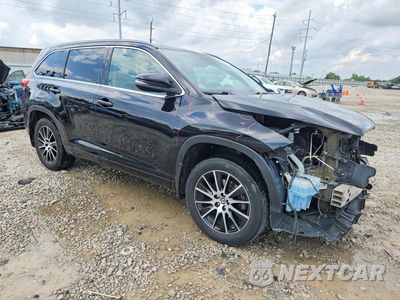 Czwarte zdjęcie samochodu z boku: 2018 TOYOTA HIGHLANDER SE VIN:5TDJZRFH7JS490608 - miniatura