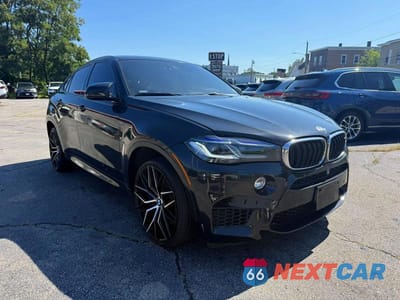 Czwarte zdjęcie samochodu z boku: 2016 BMW X6 M VIN:5YMKW8C55G0R43256 - miniatura