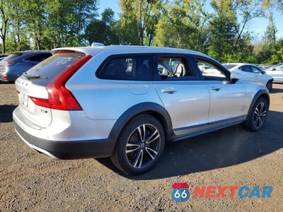 Trzecie zdjęcie samochodu z tyłu: 2018 VOLVO V90 CROSS COUNTRY T5 MOMENTUM VIN:YV4102NK9J1013655 - miniatura