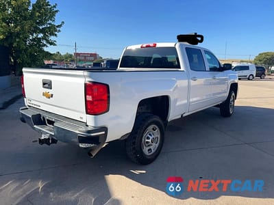 Czwarte zdjęcie samochodu z boku: 2019 CHEVROLET SILVERADO K2500 HEAVY DUTY LT VIN:1GC1KSEG6KF266025 - miniatura