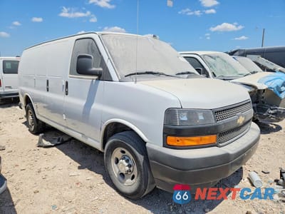 Czwarte zdjęcie samochodu z boku: 2023 CHEVROLET EXPRESS G2500 VIN:1GCWGAFP3P1242804 - miniatura