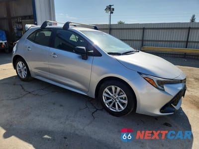 Czwarte zdjęcie samochodu z boku: 2026 TOYOTA COROLLA HATCHBACK SE VIN:JTND4MBE4T3263161 - miniatura