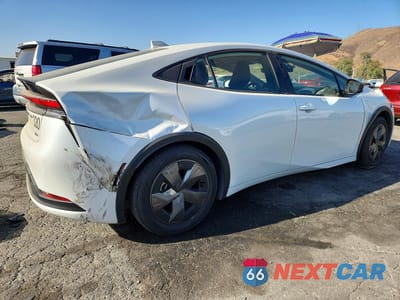 Trzecie zdjęcie samochodu z tyłu: 2024 TOYOTA PRIUS LE VIN:JTDACAAU5R3037320 - miniatura