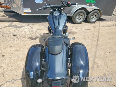 Zdjęcie 6 z 9 samochodu: 2015 YAMAHA XV1900 CU VIN:JYAVP27E5FA017261 - miniatura