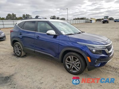 Czwarte zdjęcie samochodu z boku: 2021 KIA SELTOS S VIN:KNDEU2AA1M7117757 - miniatura