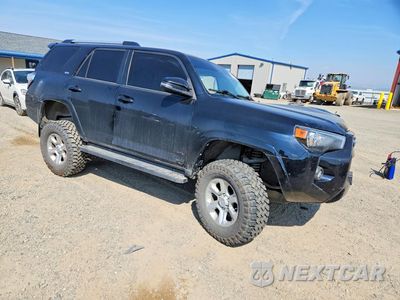 Czwarte zdjęcie samochodu z boku: 2022 TOYOTA 4RUNNER SR5 (SE) VIN:JTENU5JR5N6063163 - miniatura