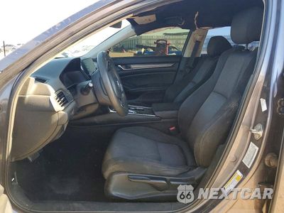 Zdjęcie 7 z 13 samochodu: 2019 HONDA ACCORD LX VIN:1HGCV1F1XKA044574 - miniatura