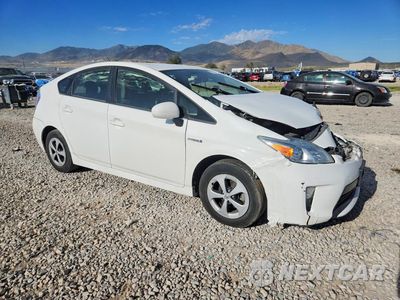 Czwarte zdjęcie samochodu z boku: 2015 TOYOTA PRIUS TWO VIN:JTDKN3DU2F1918702 - miniatura