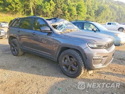 Czwarte zdjęcie samochodu z boku: 2023 JEEP GRAND CHEROKEE LIMITED VIN:1C4RJHBG6PC619935 - miniatura