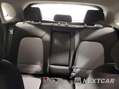 Zdjęcie 10 z 13 samochodu: 2021 HYUNDAI KONA SE VIN:KM8K12AAXMU641742 - miniatura