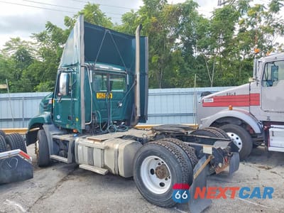 Drugie zdjęcie samochodu z przodu: 2017 MACK CXU612 SEMI TRUCK VIN:1M1AW01X3HM009617 - miniatura