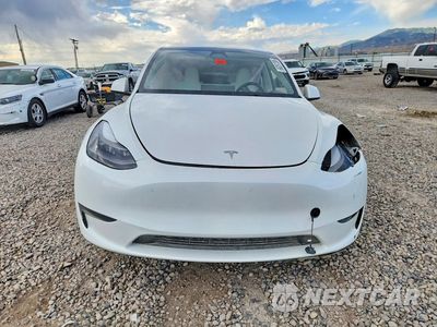 Piąte zdjęcie samochodu w środku: 2023 TESLA MODEL Y VIN:7SAYGDEF1PF712860 - miniatura