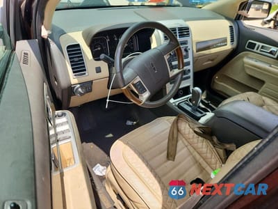 Zdjęcie 8 z 13 samochodu: 2010 LINCOLN MKX VIN:2LMDJ6JC0ABJ19919 - miniatura