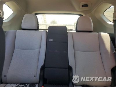 Zdjęcie 10 z 13 samochodu: 2017 TOYOTA RAV4 HYBRID XLE VIN:JTMRJREV5HD069848 - miniatura