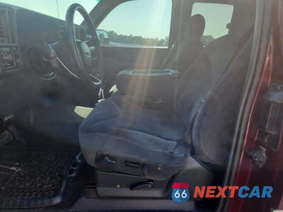 Zdjęcie 7 z 12 samochodu: 2002 GMC NEW SIERRA C1500 VIN:2GTEC19V021118591 - miniatura