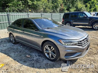 Czwarte zdjęcie samochodu z boku: 2020 VOLKSWAGEN JETTA S VIN:3VWCB7BU9LM014591 - miniatura