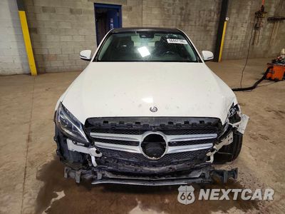 Piąte zdjęcie samochodu w środku: 2017 MERCEDES-BENZ C 300 4MATIC VIN:55SWF4KB7HU188736 - miniatura
