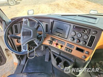 Zdjęcie 8 z 14 samochodu: 2019 FREIGHTLINER CASCADIA 126
