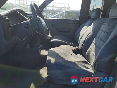 Zdjęcie 7 z 12 samochodu: 1999 TOYOTA TACOMA BASE VIN:4TAVL52N4XZ536499 - miniatura