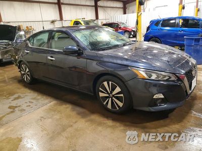 Czwarte zdjęcie samochodu z boku: 2019 NISSAN ALTIMA SV VIN:1N4BL4DVXKC110266 - miniatura
