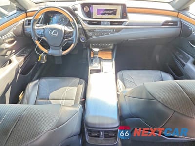 Zdjęcie 8 z 12 samochodu: 2019 LEXUS ES 300H VIN:JTHB21B12K2038284 - miniatura