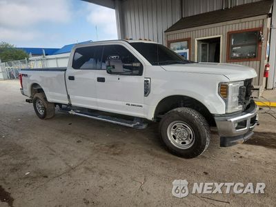 Czwarte zdjęcie samochodu z boku: 2018 FORD F350 SUPER DUTY VIN:1FT8W3BT2JEC55294 - miniatura
