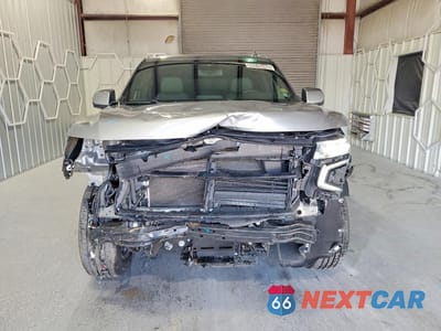 Piąte zdjęcie samochodu w środku: 2024 CHEVROLET TAHOE K1500 LT VIN:1GNSKNKD2RR158775 - miniatura