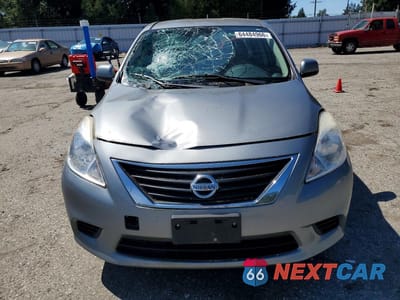 Piąte zdjęcie samochodu w środku: 2013 NISSAN VERSA 1.6 S VIN:3N1CN7APXDL865833 - miniatura