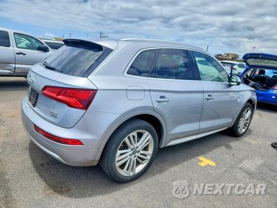 Trzecie zdjęcie samochodu z tyłu: 2018 AUDI Q5 PRESTIGE VIN:WA1CNAFY4J2201384 - miniatura