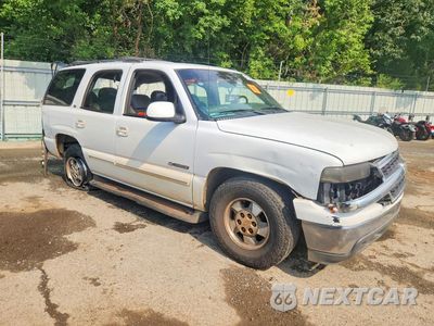 Czwarte zdjęcie samochodu z boku: 2002 CHEVROLET TAHOE C1500 VIN:1GNEC13Z92R303622 - miniatura