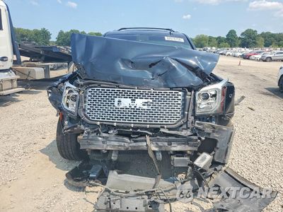 Piąte zdjęcie samochodu w środku: 2017 GMC YUKON XL DENALI VIN:1GKS2HKJ5HR282574 - miniatura