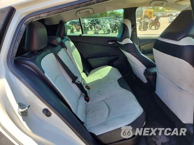 Zdjęcie 10 z 12 samochodu: 2016 TOYOTA PRIUS TWO VIN:JTDKBRFUXG3008133 - miniatura