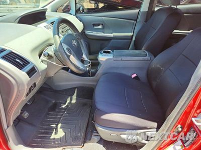 Zdjęcie 7 z 12 samochodu: 2014 TOYOTA PRIUS V TWO VIN:JTDZN3EU2E3324952 - miniatura