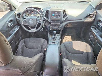 Zdjęcie 8 z 14 samochodu: 2019 JEEP CHEROKEE LATITUDE VIN:1C4PJLCBXKD145584 - miniatura