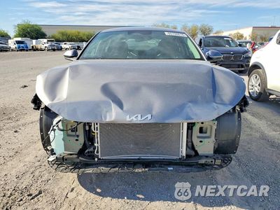 Piąte zdjęcie samochodu w środku: 2026 KIA K4 LXS VIN:3KPFT4DE2TE337232 - miniatura