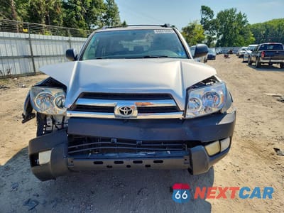 Piąte zdjęcie samochodu w środku: 2005 TOYOTA 4RUNNER SR5 VIN:JTEBU14R658030734 - miniatura