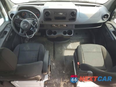Zdjęcie 8 z 13 samochodu: 2021 MERCEDES-BENZ SPRINTER 2500 DELIVERY VAN VIN:W1Y40CHY3MT060920 - miniatura