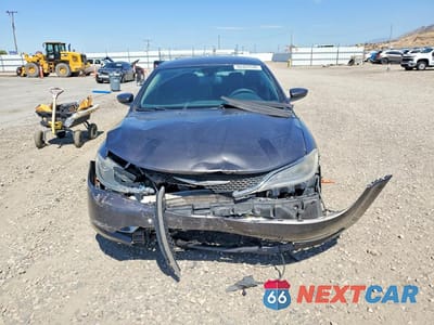 Piąte zdjęcie samochodu w środku: 2015 CHRYSLER 200 LIMITED VIN:1C3CCCAB1FN537773 - miniatura