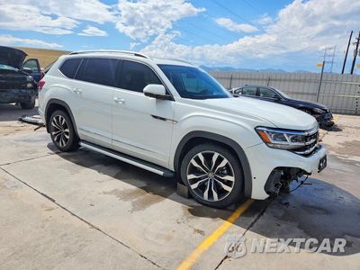 Czwarte zdjęcie samochodu z boku: 2022 VOLKSWAGEN ATLAS SEL PREMIUM R-LINE VIN:1V2FR2CA1NC510586 - miniatura