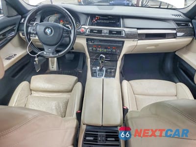 Zdjęcie 8 z 12 samochodu: 2015 BMW 750 I VIN:WBAYA8C52FD825364 - miniatura