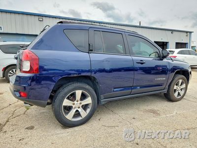 Trzecie zdjęcie samochodu z tyłu: 2017 JEEP COMPASS LATITUDE VIN:1C4NJDEB1HD110158 - miniatura