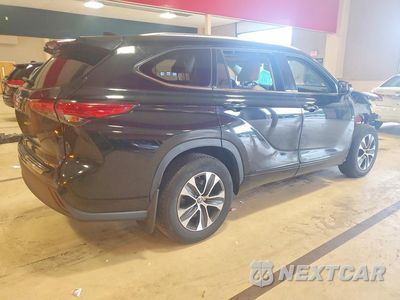 Trzecie zdjęcie samochodu z tyłu: 2021 TOYOTA HIGHLANDER XLE VIN:5TDGZRBH6MS546543 - miniatura