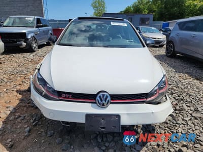 Piąte zdjęcie samochodu w środku: 2021 VOLKSWAGEN GTI S VIN:3VW6T7AU0MM004934 - miniatura