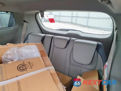 Zdjęcie 10 z 13 samochodu: 2016 KIA SEDONA SX VIN:KNDMC5C16G6171501 - miniatura