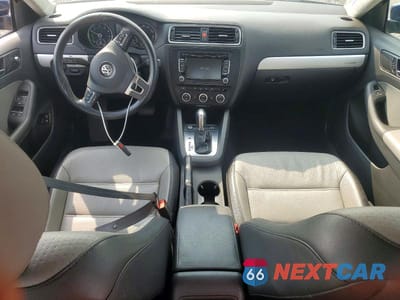Zdjęcie 8 z 12 samochodu: 2013 VOLKSWAGEN JETTA HYBRID VIN:3VW637AJXDM295156 - miniatura