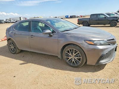 Czwarte zdjęcie samochodu z boku: 2022 TOYOTA CAMRY SE VIN:4T1G11AK9NU674239 - miniatura