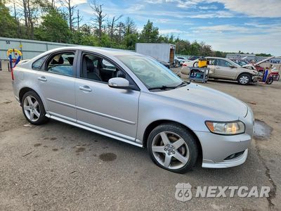 Czwarte zdjęcie samochodu z boku: 2009 VOLVO S40 T5 VIN:YV1MH672492441730 - miniatura