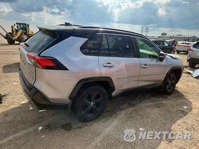 Trzecie zdjęcie samochodu z tyłu: 2020 TOYOTA RAV4 XSE VIN:JTMEWRFV0LD546225 - miniatura