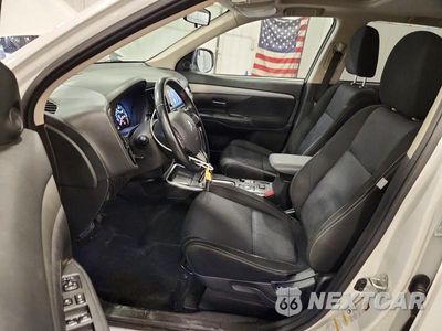 Zdjęcie 7 z 13 samochodu: 2018 MITSUBISHI OUTLANDER SE VIN:JA4AZ3A32JZ064388 - miniatura